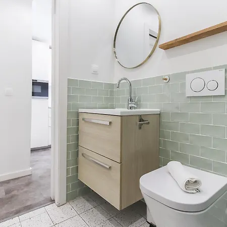 Downtown Charming By Homing Apartment